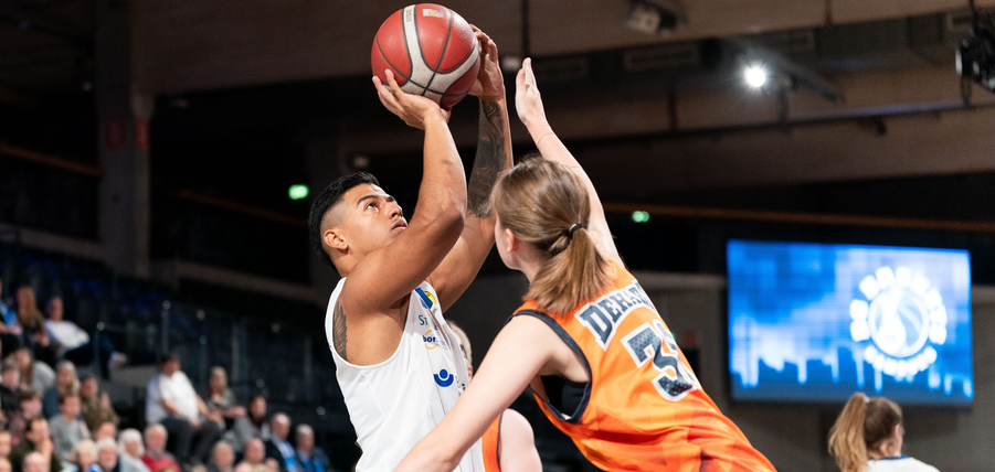 BG Baskets Hamburg feiern 68:57-Erfolg in Frankfurt