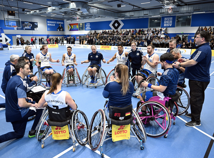 Gelungene Heim-Premiere der BG Baskets Hamburg im neuen HSV-Zentrum am Volkspark